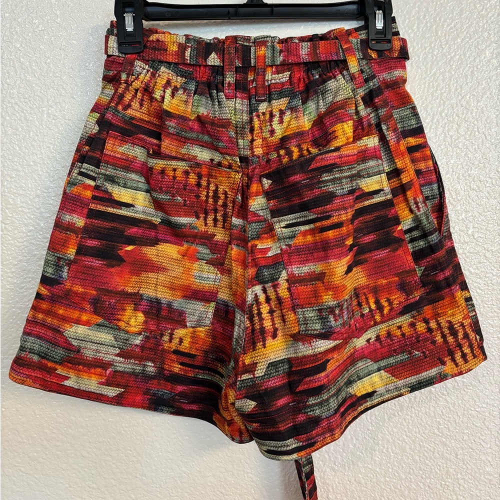 CHUFY Nino Belted Chevron Paper Bag Shorts - Picture 4 of 9